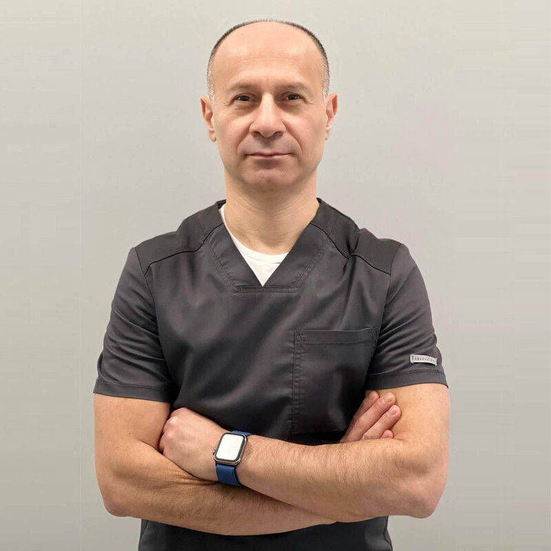 Офтальмолог-хирург, специалист по лечению сетчатки глаза